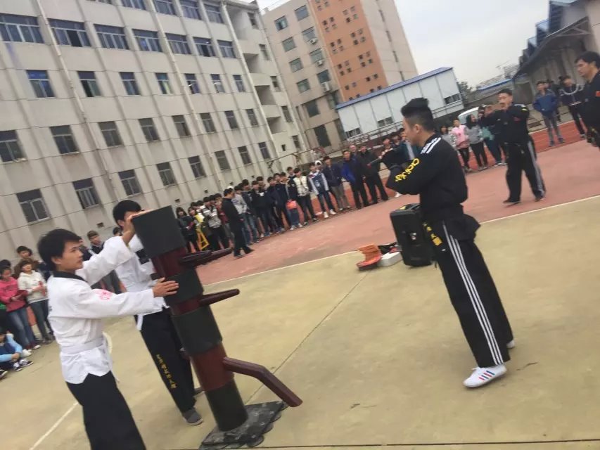 星华精武功夫馆受化工学院邀请参加武术推广宣传