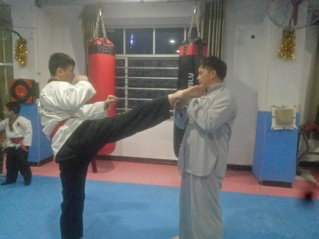 省委常委领导参观了三家店星华武术培训中心